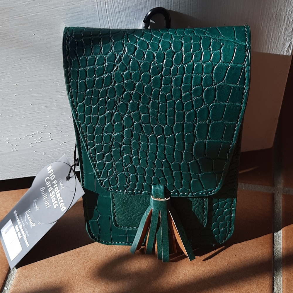 Crossbody bag w/ RFID card slots